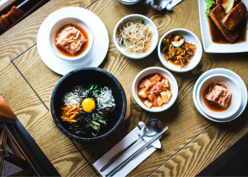 Which dessert shares its name with korean food made with intestines?