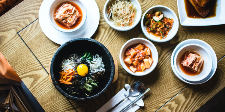 Which dessert shares its name with korean food made with intestines?