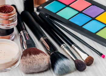 Makeup Brushes & Tools